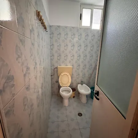 Retreat Casa de hóspedes Golem (Tirana)